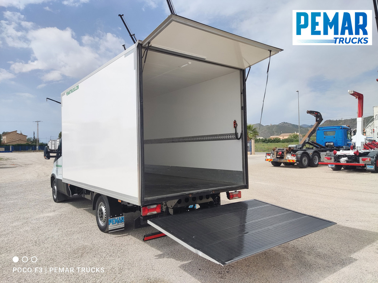 Jakeluauto IVECO DAILY 35-160 CAJA CERRADA: kuva Jakeluauto IVECO DAILY 35-160 CAJA CERRADA
