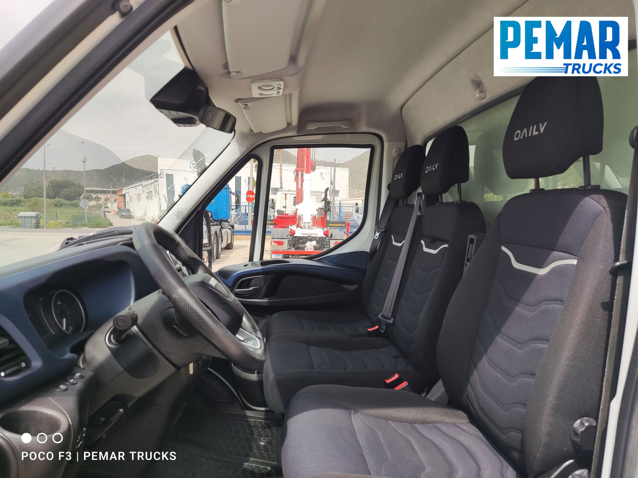 Jakeluauto IVECO DAILY 35-160 CAJA CERRADA: kuva Jakeluauto IVECO DAILY 35-160 CAJA CERRADA