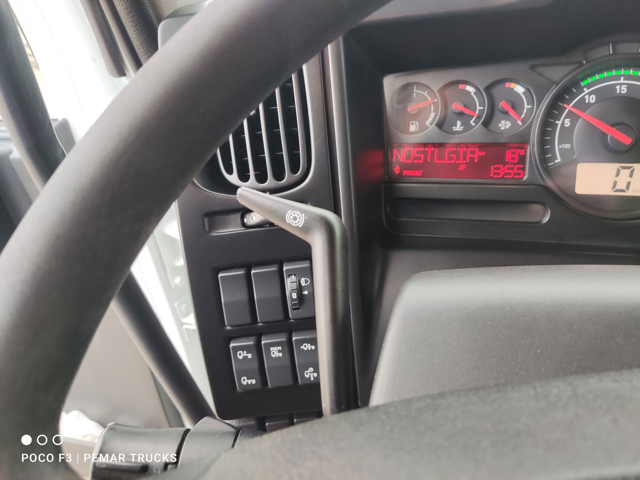 Refrigeraattori kuorma-auto RENAULT MIDLUM D16 240 EURO 6: kuva Refrigeraattori kuorma-auto RENAULT MIDLUM D16 240 EURO 6