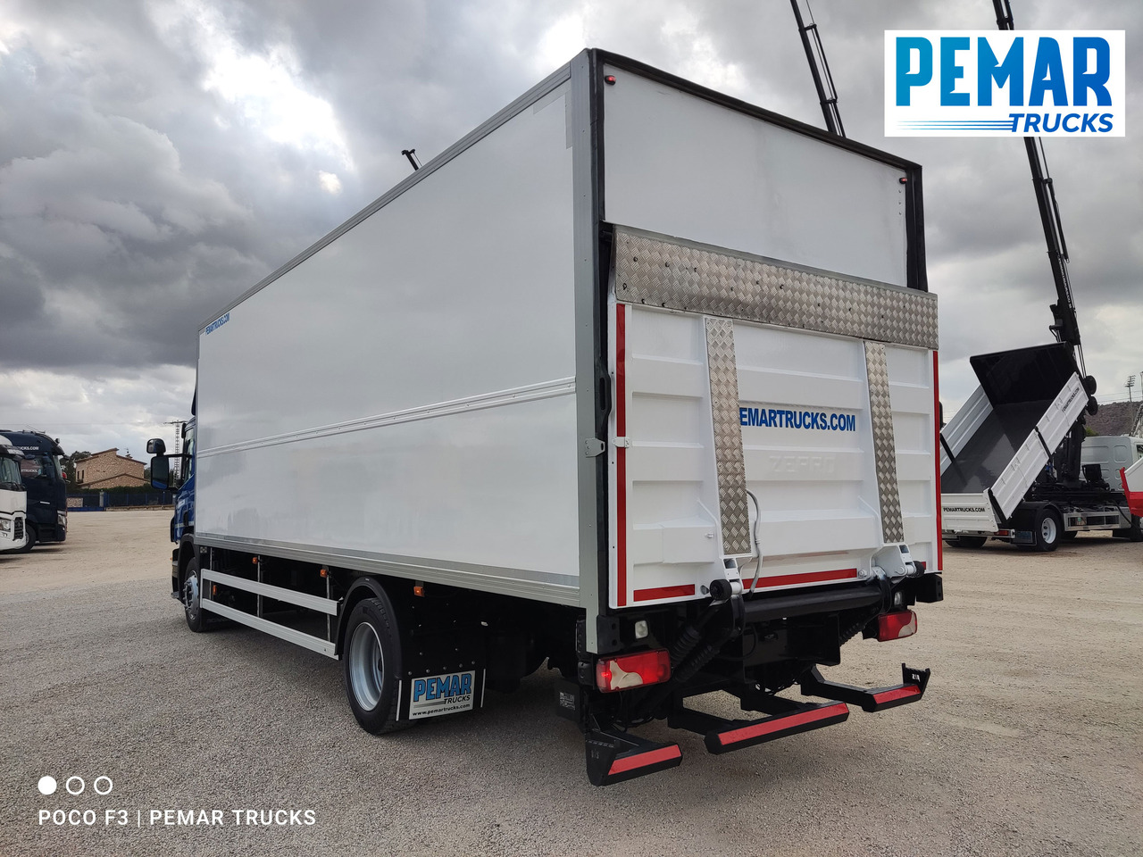 Umpikori kuorma-auto SCANIA P 230 CAJA CERRADA 16.5T: kuva Umpikori kuorma-auto SCANIA P 230 CAJA CERRADA 16.5T
