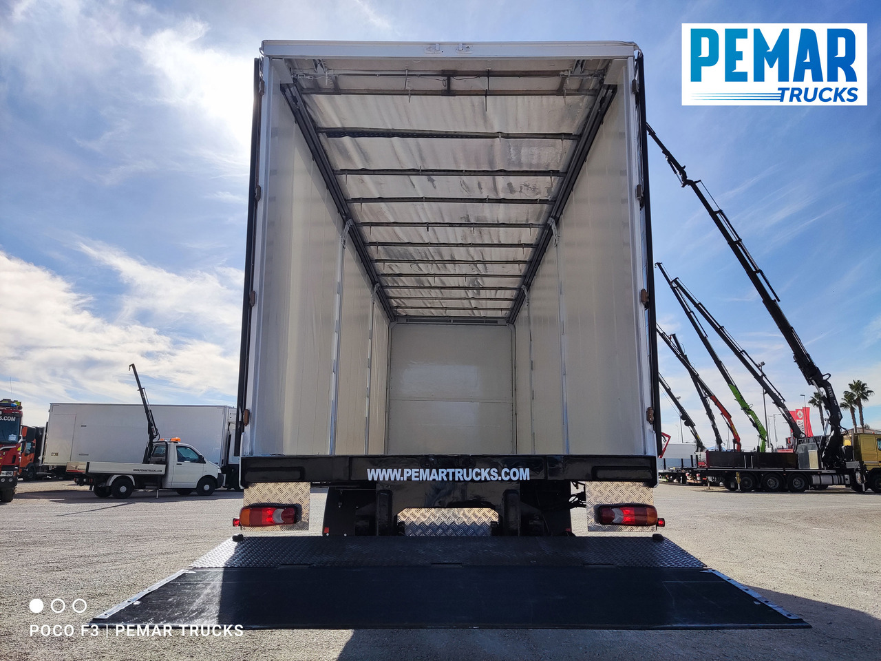 Pressukapelli kuorma-auto VOLVO FM 410 TAUTLINER: kuva Pressukapelli kuorma-auto VOLVO FM 410 TAUTLINER