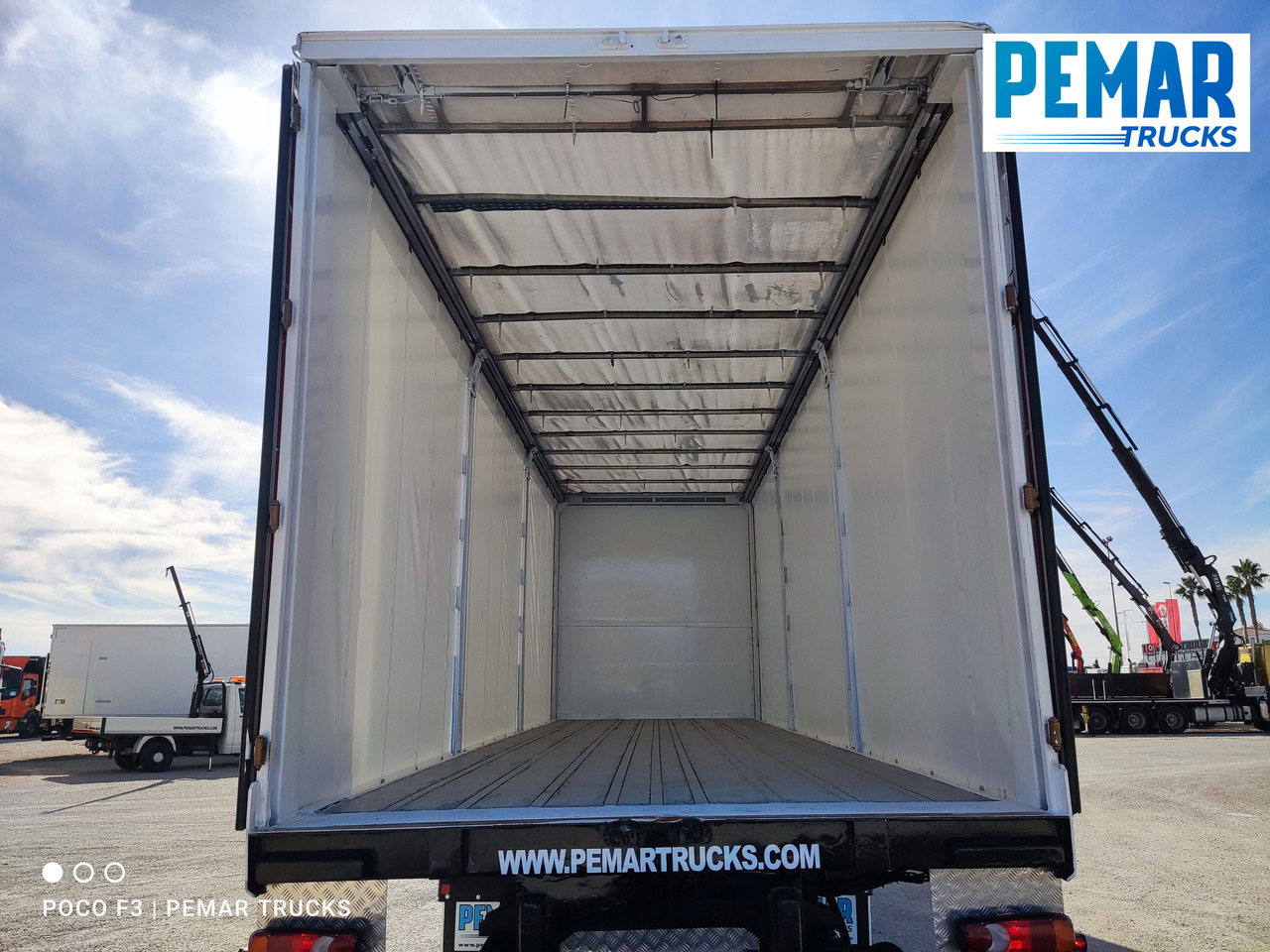 Pressukapelli kuorma-auto VOLVO FM 410 TAUTLINER: kuva Pressukapelli kuorma-auto VOLVO FM 410 TAUTLINER