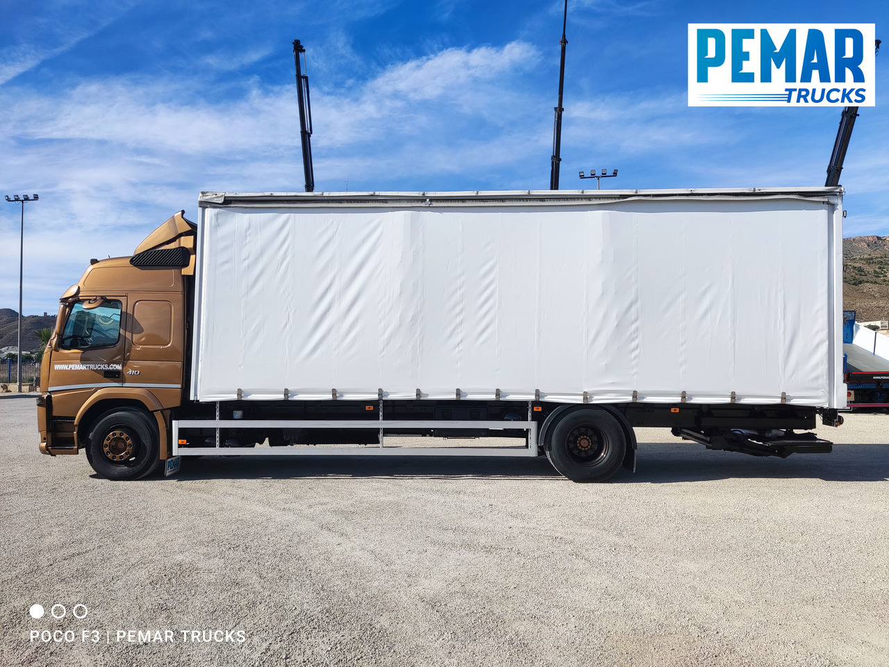 Pressukapelli kuorma-auto VOLVO FM 410 TAUTLINER: kuva Pressukapelli kuorma-auto VOLVO FM 410 TAUTLINER