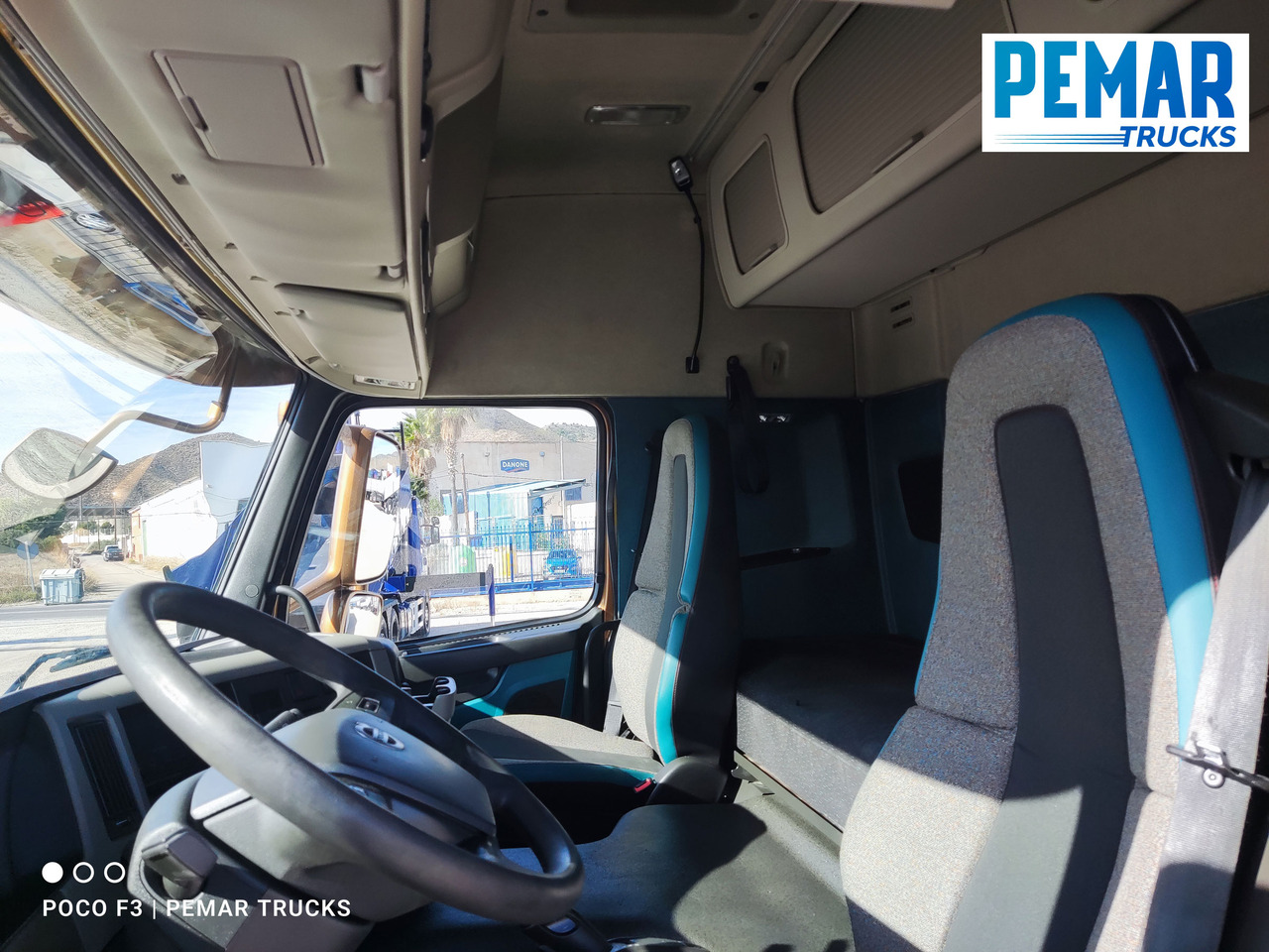 Pressukapelli kuorma-auto VOLVO FM 410 TAUTLINER: kuva Pressukapelli kuorma-auto VOLVO FM 410 TAUTLINER