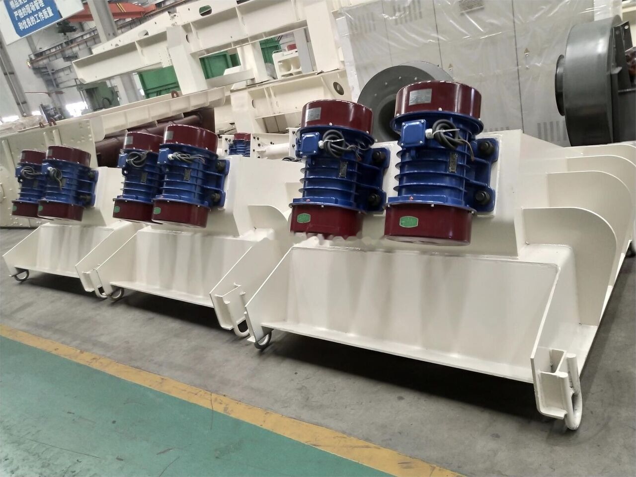 Kinglink Transit Hopper Pan Vibrating feeder GZG1012 - Kaivostoiminta kone: kuva Kinglink Transit Hopper Pan Vibrating feeder GZG1012 - Kaivostoiminta kone Kinglink Transit Hopper Pan Vibrating feeder GZG1012 - Kaivostoiminta kone: kuva Kinglink Transit Hopper Pan Vibrating feeder GZG1012 - Kaivostoiminta kone