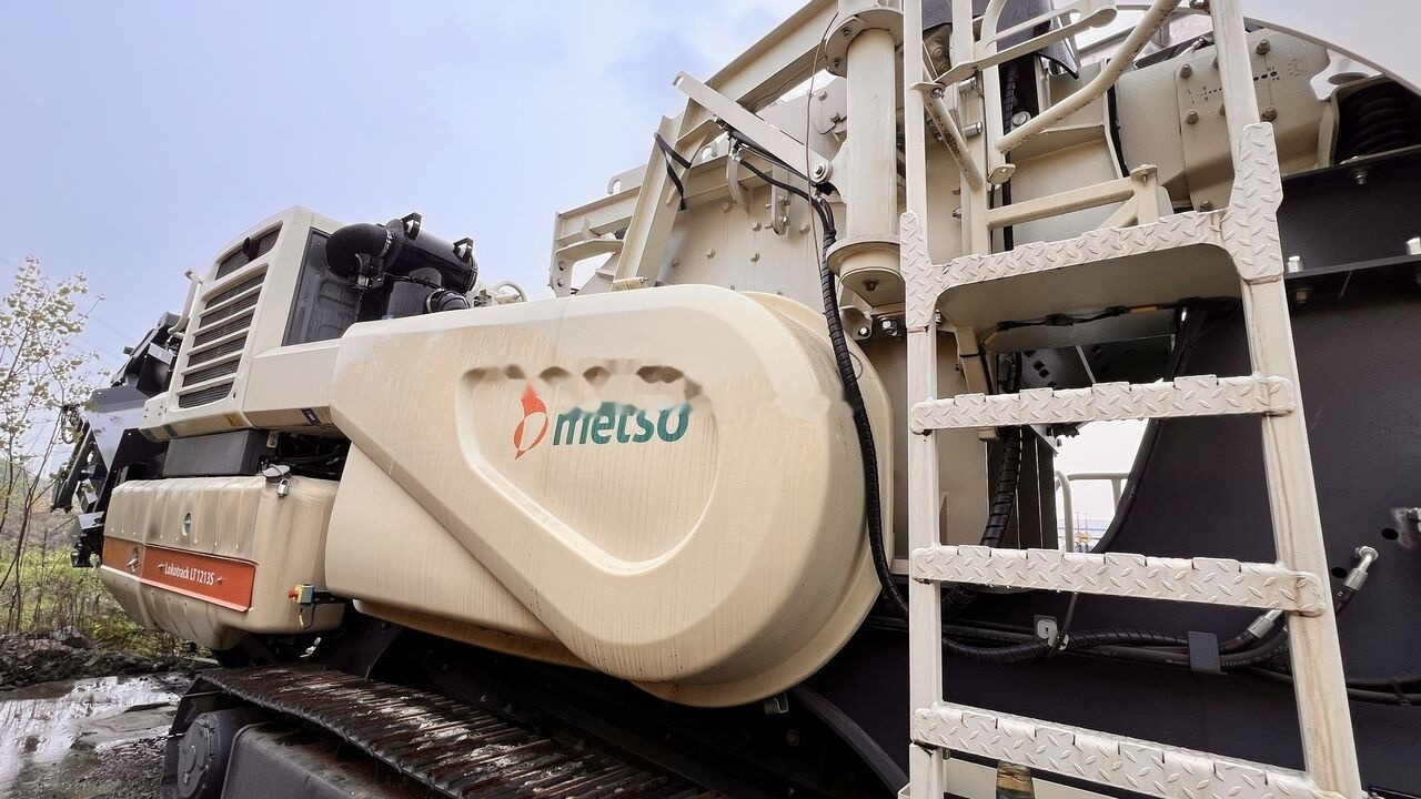 Metso NEW Lokotrack LT1213S mobile horizontal impact crusher - Mobiilimurskain: kuva Metso NEW Lokotrack LT1213S mobile horizontal impact crusher - Mobiilimurskain Metso NEW Lokotrack LT1213S mobile horizontal impact crusher - Mobiilimurskain: kuva Metso NEW Lokotrack LT1213S mobile horizontal impact crusher - Mobiilimurskain