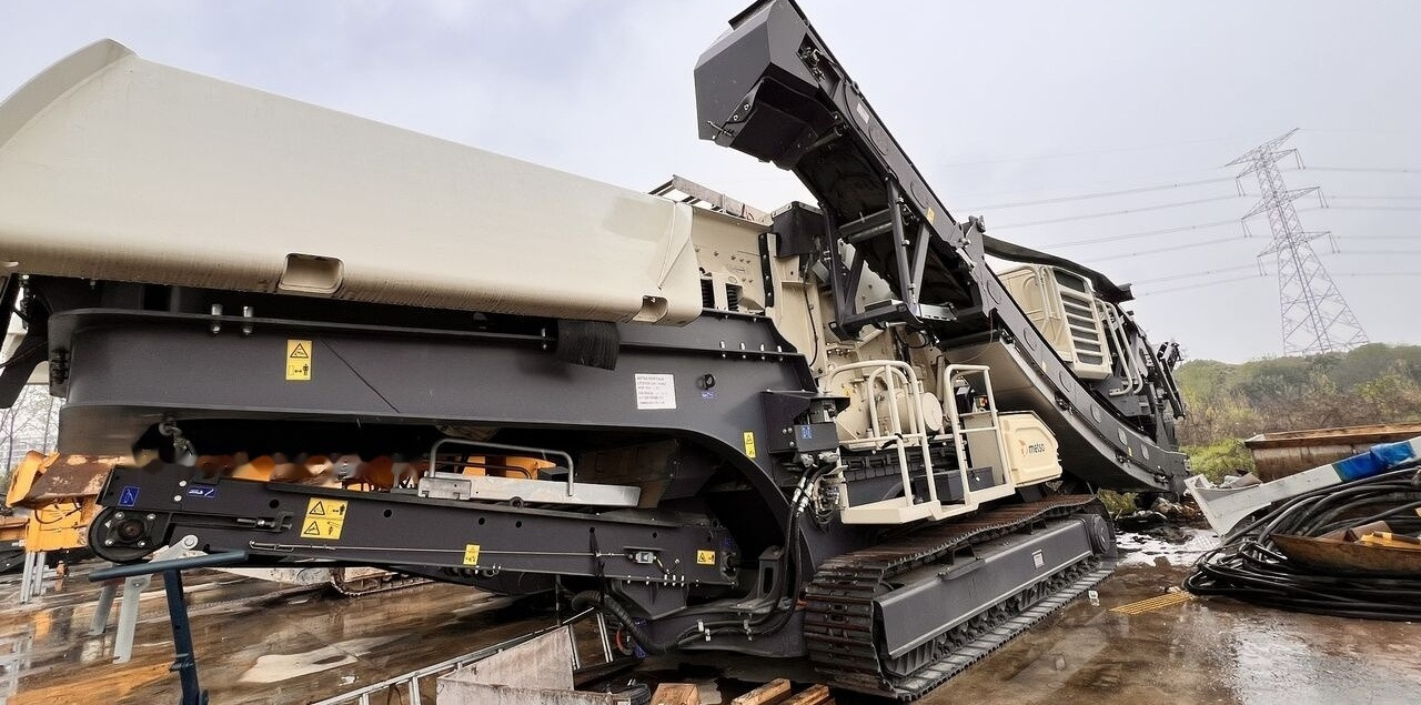 Metso NEW Lokotrack LT1213S mobile horizontal impact crusher - Mobiilimurskain: kuva Metso NEW Lokotrack LT1213S mobile horizontal impact crusher - Mobiilimurskain Metso NEW Lokotrack LT1213S mobile horizontal impact crusher - Mobiilimurskain: kuva Metso NEW Lokotrack LT1213S mobile horizontal impact crusher - Mobiilimurskain