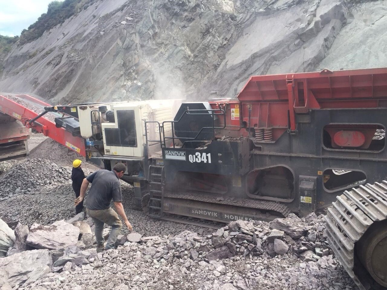 Sandvik QJ341 Mobile Crushing Plant - Mobiilimurskain: kuva Sandvik QJ341 Mobile Crushing Plant - Mobiilimurskain Sandvik QJ341 Mobile Crushing Plant - Mobiilimurskain: kuva Sandvik QJ341 Mobile Crushing Plant - Mobiilimurskain