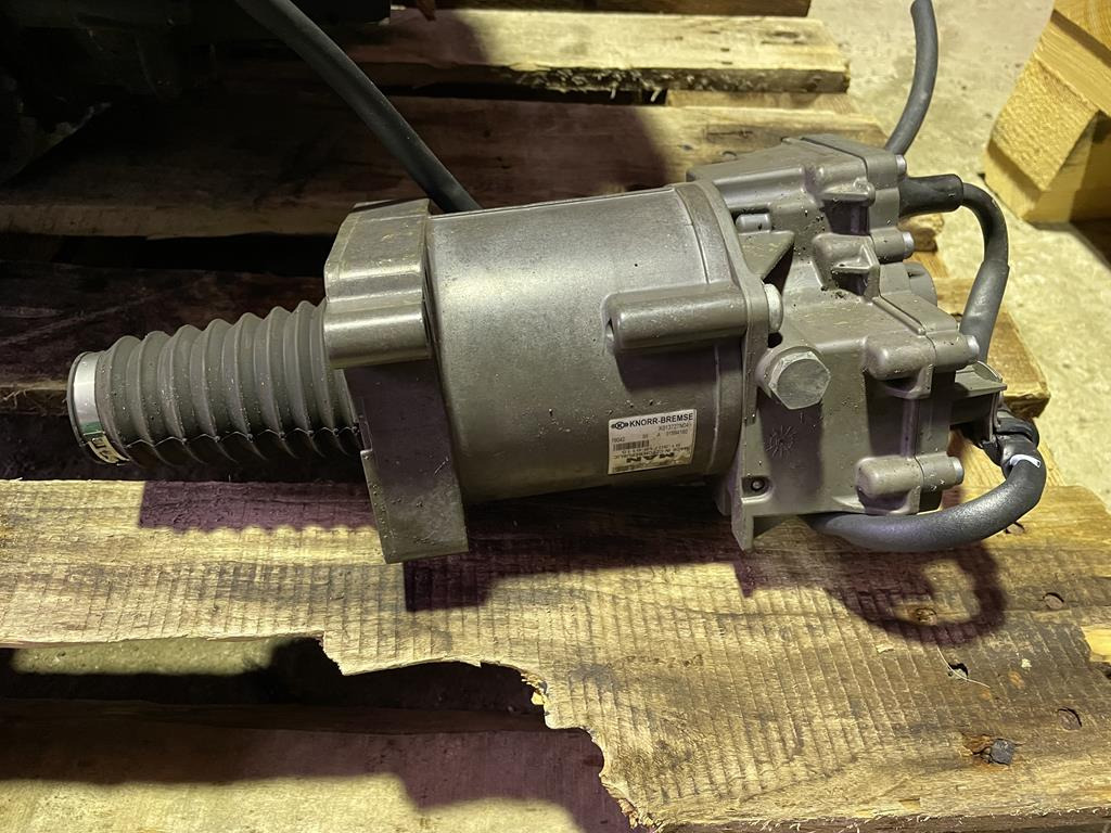 KNORR-BREMSE ASTRONIC AIR CLUTCH - 81.30716 - 6115 - Kytkin ja osat - Kuorma-auto: kuva KNORR-BREMSE ASTRONIC AIR CLUTCH - 81.30716 - 6115 - Kytkin ja osat - Kuorma-auto KNORR-BREMSE ASTRONIC AIR CLUTCH - 81.30716 - 6115 - Kytkin ja osat - Kuorma-auto: kuva KNORR-BREMSE ASTRONIC AIR CLUTCH - 81.30716 - 6115 - Kytkin ja osat - Kuorma-auto