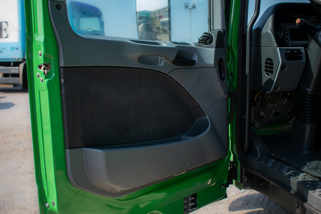 MERCEDES-BENZ ACTROS MP II DOOR LINING - DRIVER - Ovi ja osat - Kuorma-auto: kuva MERCEDES-BENZ ACTROS MP II DOOR LINING - DRIVER - Ovi ja osat - Kuorma-auto MERCEDES-BENZ ACTROS MP II DOOR LINING - DRIVER - Ovi ja osat - Kuorma-auto: kuva MERCEDES-BENZ ACTROS MP II DOOR LINING - DRIVER - Ovi ja osat - Kuorma-auto