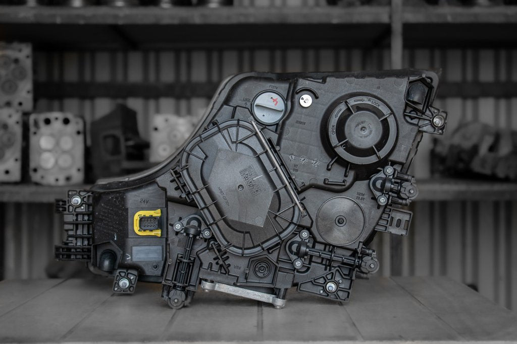 MERCEDES-BENZ ACTROS MP IV EURO VI XENON HEADLIGHT - FRONT - PASSENGER - Etulyhty - Kuorma-auto: kuva MERCEDES-BENZ ACTROS MP IV EURO VI XENON HEADLIGHT - FRONT - PASSENGER - Etulyhty - Kuorma-auto MERCEDES-BENZ ACTROS MP IV EURO VI XENON HEADLIGHT - FRONT - PASSENGER - Etulyhty - Kuorma-auto: kuva MERCEDES-BENZ ACTROS MP IV EURO VI XENON HEADLIGHT - FRONT - PASSENGER - Etulyhty - Kuorma-auto