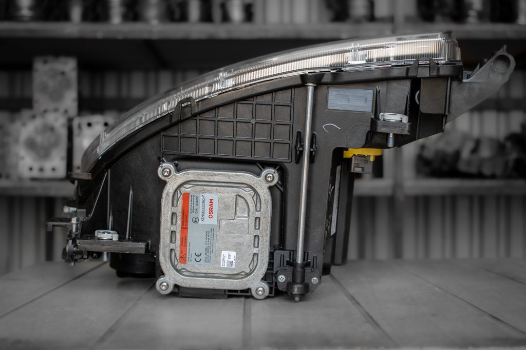 MERCEDES-BENZ ACTROS MP IV EURO VI XENON HEADLIGHT - FRONT - PASSENGER - Etulyhty - Kuorma-auto: kuva MERCEDES-BENZ ACTROS MP IV EURO VI XENON HEADLIGHT - FRONT - PASSENGER - Etulyhty - Kuorma-auto MERCEDES-BENZ ACTROS MP IV EURO VI XENON HEADLIGHT - FRONT - PASSENGER - Etulyhty - Kuorma-auto: kuva MERCEDES-BENZ ACTROS MP IV EURO VI XENON HEADLIGHT - FRONT - PASSENGER - Etulyhty - Kuorma-auto