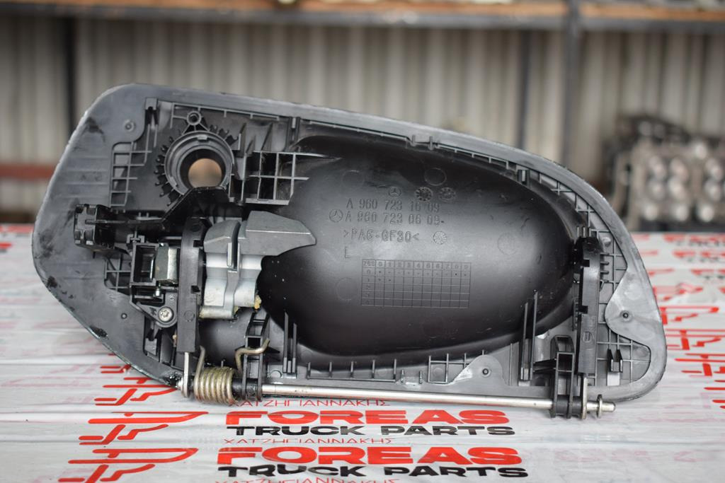 MERCEDES-BENZ DOOR HANDLE FOR ACTROS MP4 - DRIVER - Ovi ja osat - Kuorma-auto: kuva MERCEDES-BENZ DOOR HANDLE FOR ACTROS MP4 - DRIVER - Ovi ja osat - Kuorma-auto MERCEDES-BENZ DOOR HANDLE FOR ACTROS MP4 - DRIVER - Ovi ja osat - Kuorma-auto: kuva MERCEDES-BENZ DOOR HANDLE FOR ACTROS MP4 - DRIVER - Ovi ja osat - Kuorma-auto