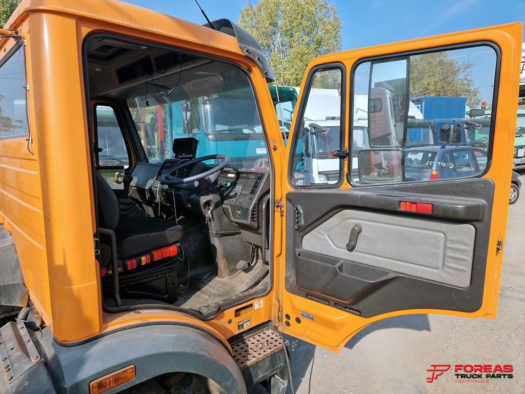 MERCEDES SK - SMALL - RIGHT HAND DRIVE - Ohjaamo: kuva MERCEDES SK - SMALL - RIGHT HAND DRIVE - Ohjaamo MERCEDES SK - SMALL - RIGHT HAND DRIVE - Ohjaamo: kuva MERCEDES SK - SMALL - RIGHT HAND DRIVE - Ohjaamo