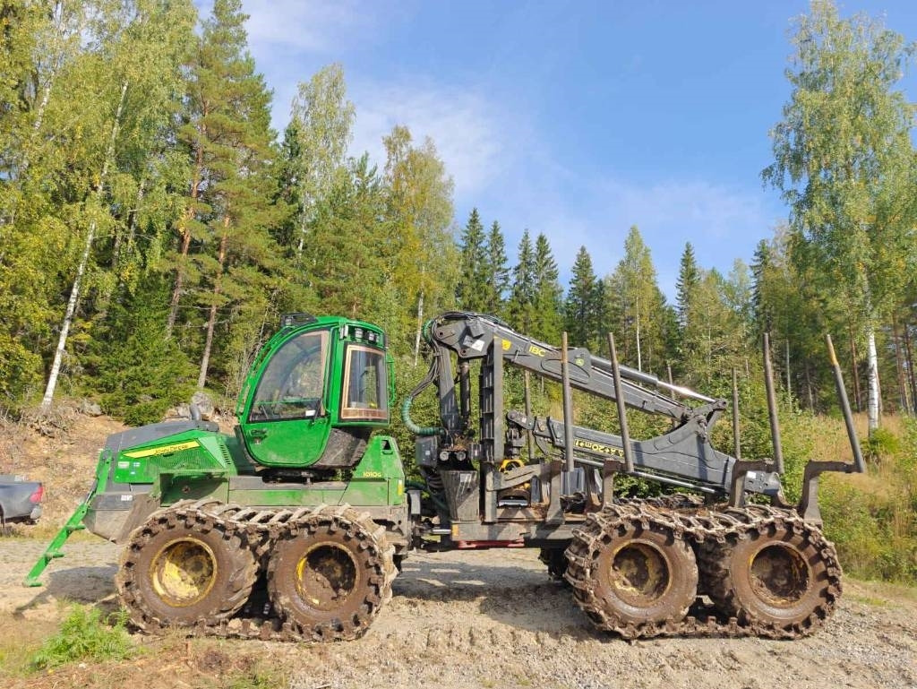 John Deere 1010 G - Kuormatraktori: kuva John Deere 1010 G - Kuormatraktori John Deere 1010 G - Kuormatraktori: kuva John Deere 1010 G - Kuormatraktori