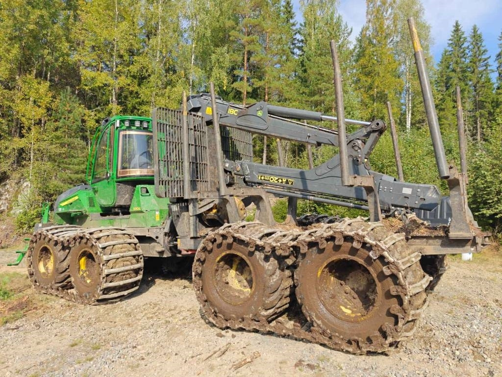 John Deere 1010 G - Kuormatraktori: kuva John Deere 1010 G - Kuormatraktori John Deere 1010 G - Kuormatraktori: kuva John Deere 1010 G - Kuormatraktori