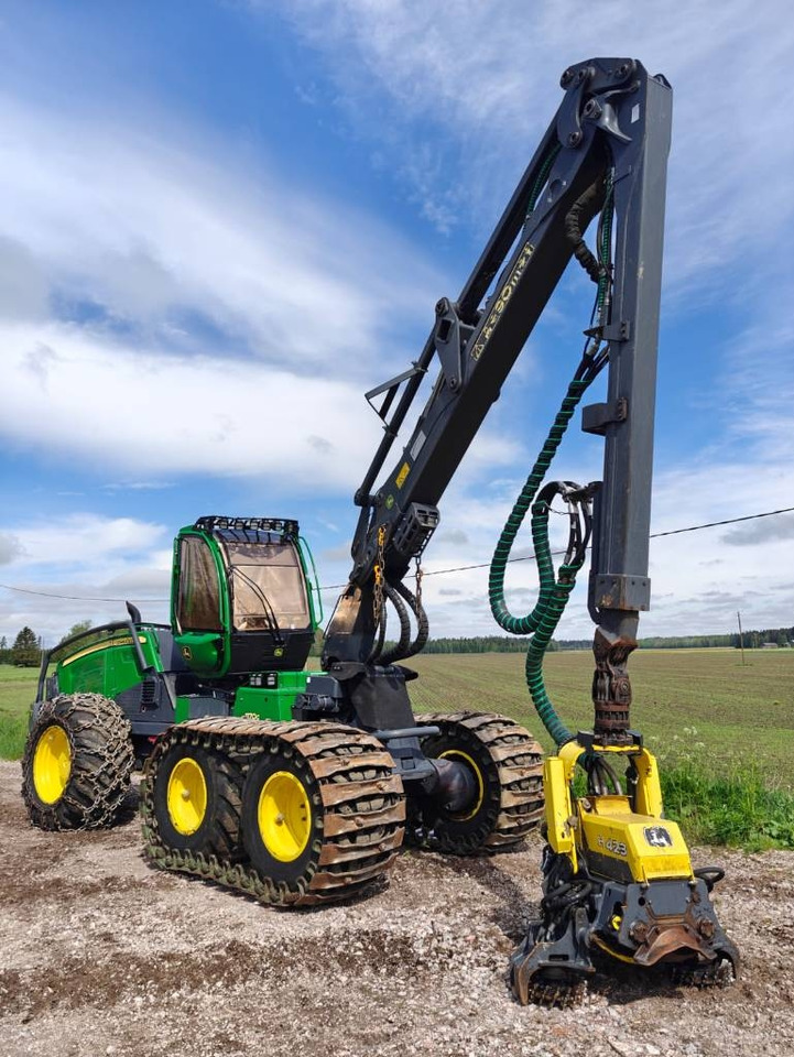 John Deere 1170 G - Harvesteri: kuva John Deere 1170 G - Harvesteri John Deere 1170 G - Harvesteri: kuva John Deere 1170 G - Harvesteri