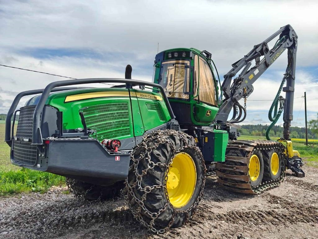 John Deere 1170 G - Harvesteri: kuva John Deere 1170 G - Harvesteri John Deere 1170 G - Harvesteri: kuva John Deere 1170 G - Harvesteri