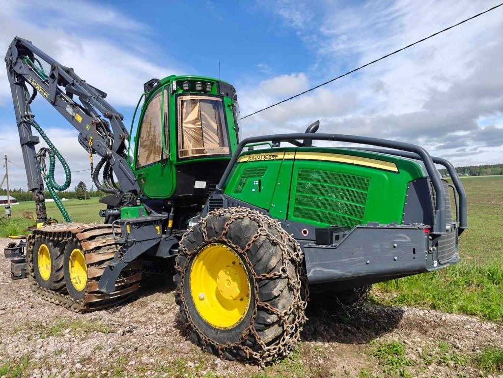 John Deere 1170 G - Harvesteri: kuva John Deere 1170 G - Harvesteri John Deere 1170 G - Harvesteri: kuva John Deere 1170 G - Harvesteri