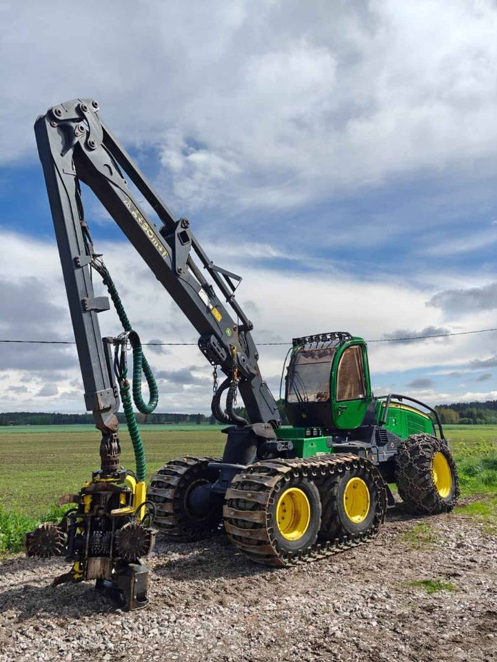 John Deere 1170 G - Harvesteri: kuva John Deere 1170 G - Harvesteri John Deere 1170 G - Harvesteri: kuva John Deere 1170 G - Harvesteri
