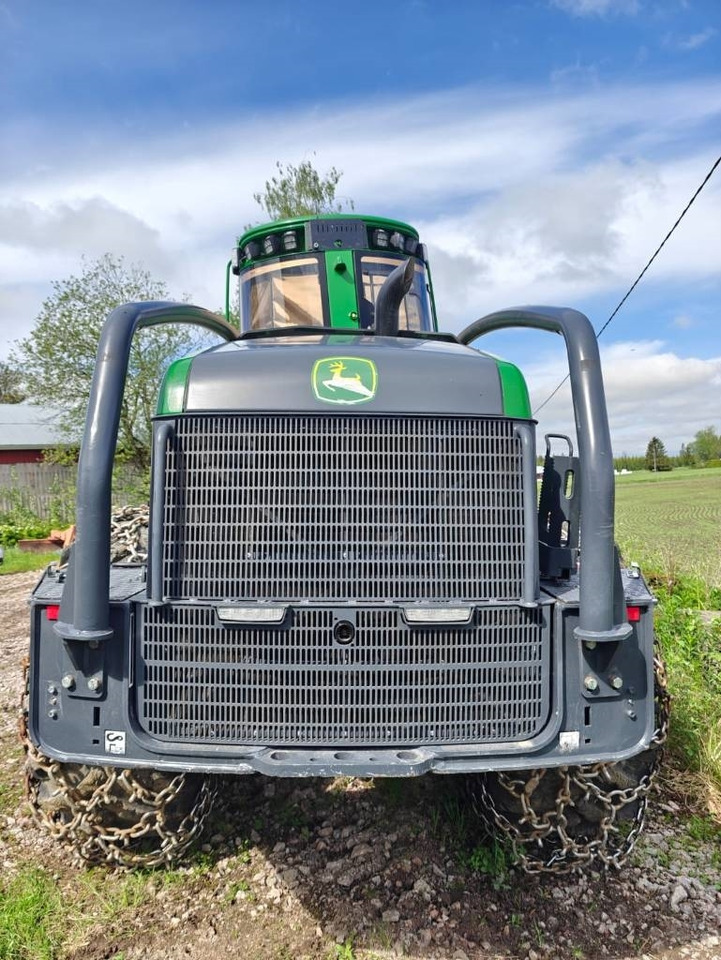 John Deere 1170 G - Harvesteri: kuva John Deere 1170 G - Harvesteri John Deere 1170 G - Harvesteri: kuva John Deere 1170 G - Harvesteri