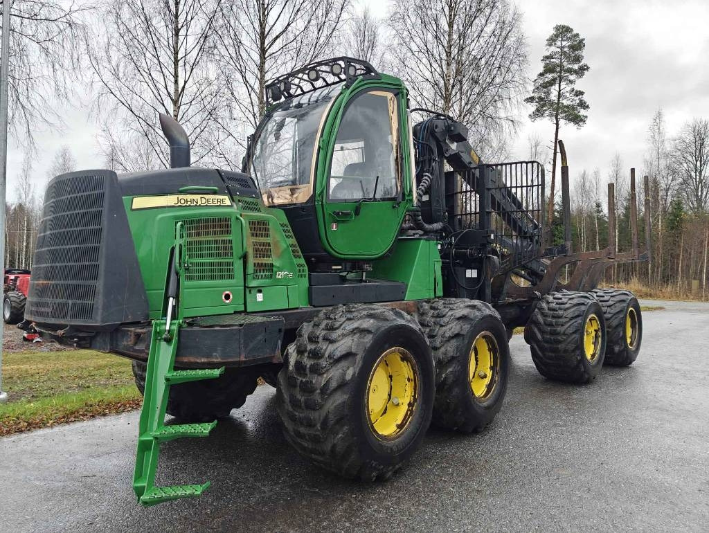 John Deere 1210 E IT 4 - Kuormatraktori: kuva John Deere 1210 E IT 4 - Kuormatraktori John Deere 1210 E IT 4 - Kuormatraktori: kuva John Deere 1210 E IT 4 - Kuormatraktori
