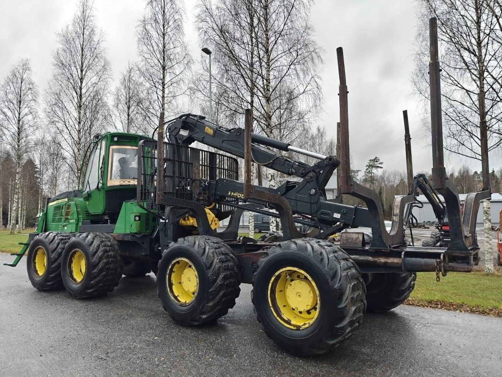 John Deere 1210 E - Kuormatraktori: kuva John Deere 1210 E - Kuormatraktori John Deere 1210 E - Kuormatraktori: kuva John Deere 1210 E - Kuormatraktori