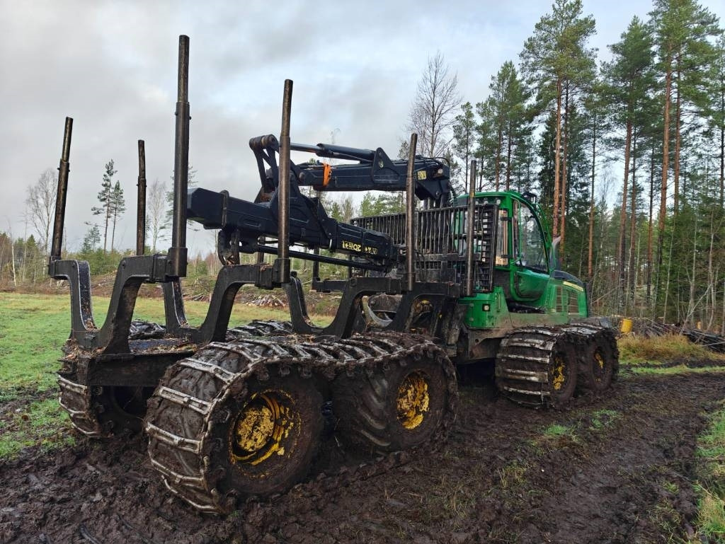 John Deere 1210 G - Kuormatraktori: kuva John Deere 1210 G - Kuormatraktori John Deere 1210 G - Kuormatraktori: kuva John Deere 1210 G - Kuormatraktori