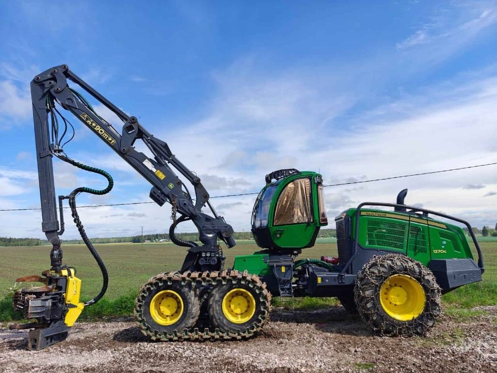 John Deere 1270 G - Harvesteri: kuva John Deere 1270 G - Harvesteri John Deere 1270 G - Harvesteri: kuva John Deere 1270 G - Harvesteri