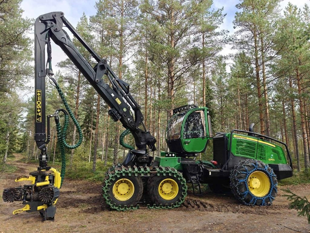 John Deere 1270 G - Harvesteri: kuva John Deere 1270 G - Harvesteri John Deere 1270 G - Harvesteri: kuva John Deere 1270 G - Harvesteri