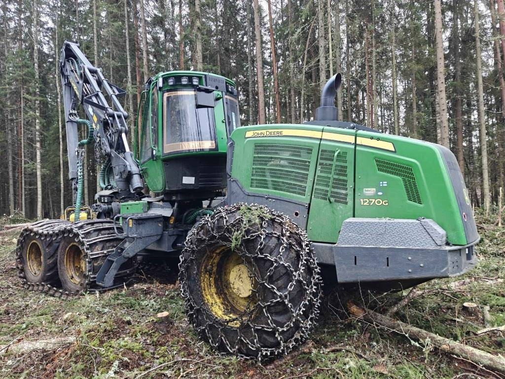 John Deere 1270 G - Harvesteri: kuva John Deere 1270 G - Harvesteri John Deere 1270 G - Harvesteri: kuva John Deere 1270 G - Harvesteri