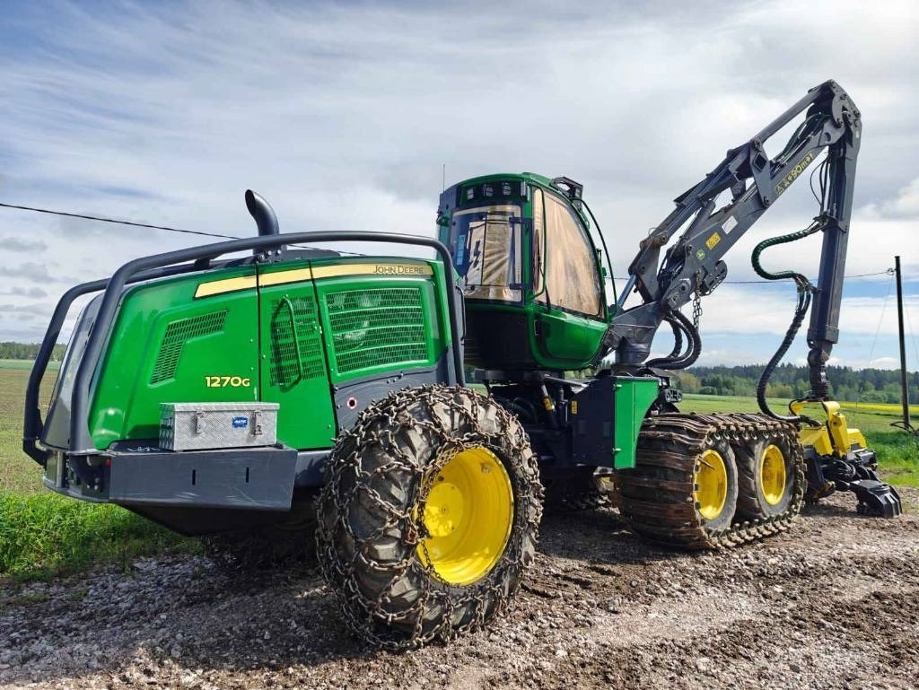 John Deere 1270 G - Harvesteri: kuva John Deere 1270 G - Harvesteri John Deere 1270 G - Harvesteri: kuva John Deere 1270 G - Harvesteri