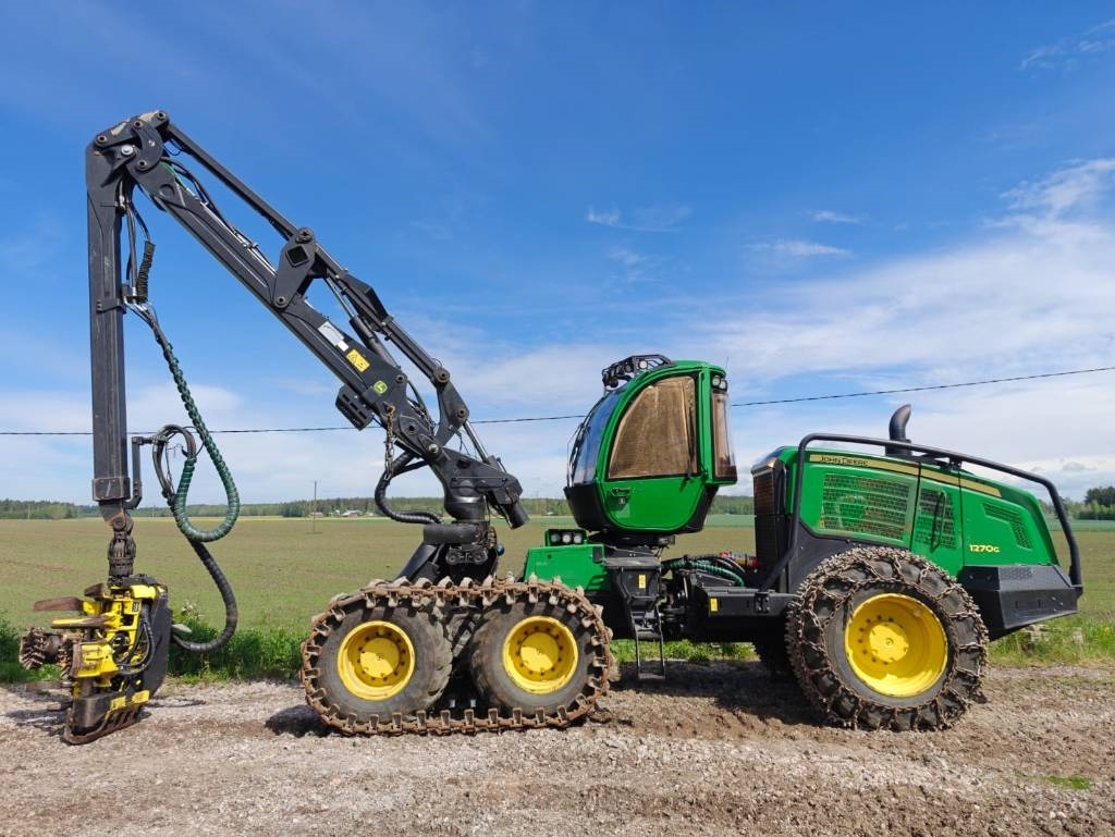 John Deere 1270 G - Harvesteri: kuva John Deere 1270 G - Harvesteri John Deere 1270 G - Harvesteri: kuva John Deere 1270 G - Harvesteri