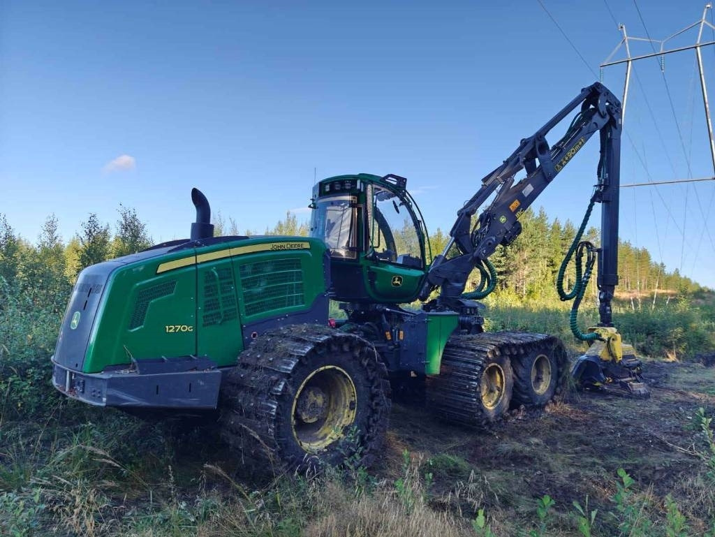 John Deere 1270 G - Harvesteri: kuva John Deere 1270 G - Harvesteri John Deere 1270 G - Harvesteri: kuva John Deere 1270 G - Harvesteri