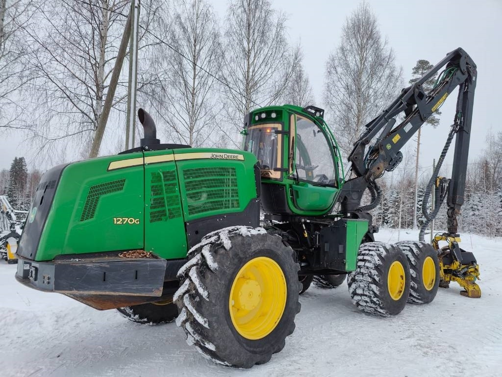 John Deere 1270 G - Harvesteri: kuva John Deere 1270 G - Harvesteri John Deere 1270 G - Harvesteri: kuva John Deere 1270 G - Harvesteri