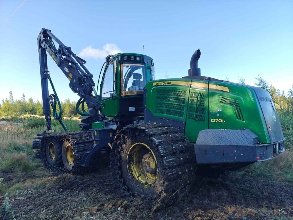 John Deere 1270 G - Harvesteri: kuva John Deere 1270 G - Harvesteri John Deere 1270 G - Harvesteri: kuva John Deere 1270 G - Harvesteri
