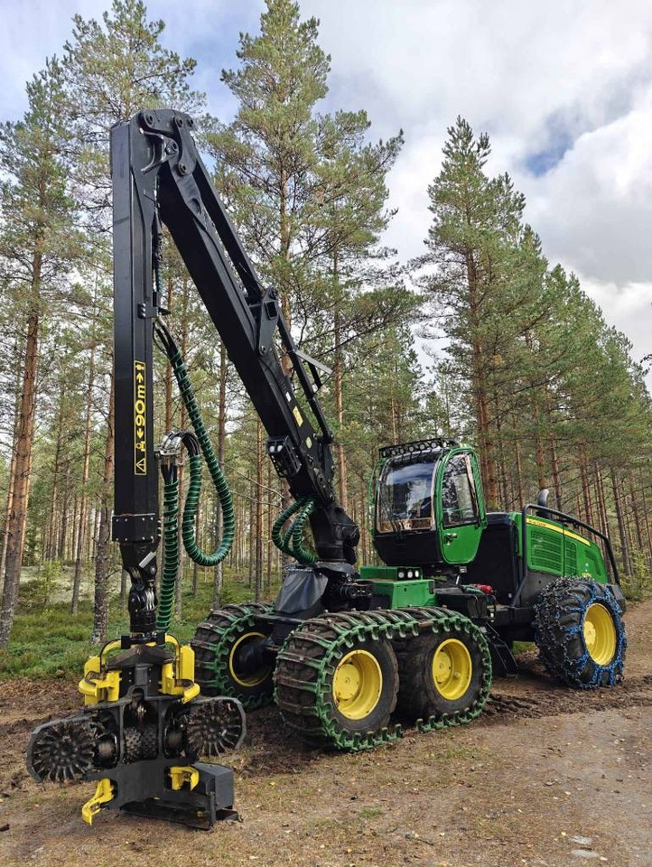 John Deere 1270 G - Harvesteri: kuva John Deere 1270 G - Harvesteri John Deere 1270 G - Harvesteri: kuva John Deere 1270 G - Harvesteri