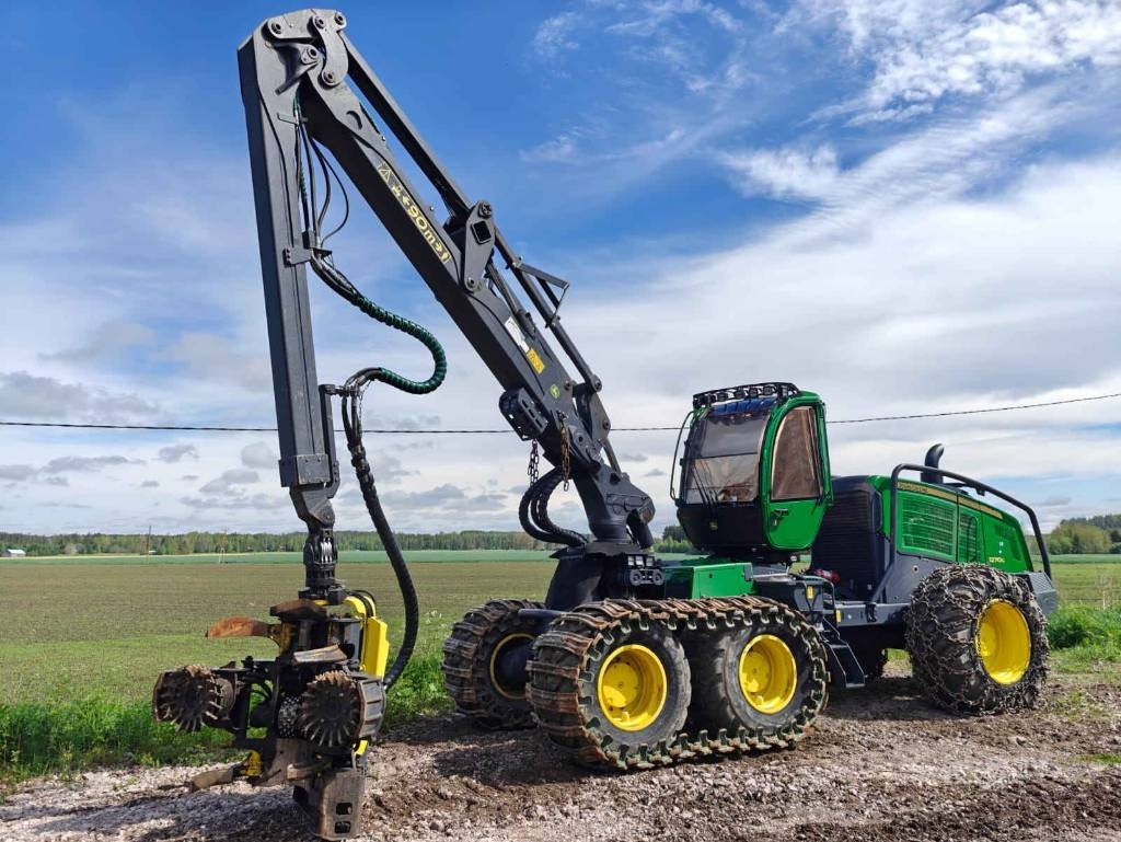 John Deere 1270 G - Harvesteri: kuva John Deere 1270 G - Harvesteri John Deere 1270 G - Harvesteri: kuva John Deere 1270 G - Harvesteri