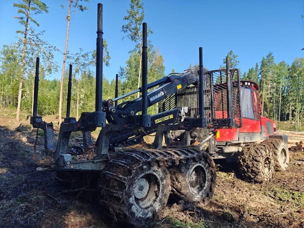 Komatsu 875 - Kuormatraktori: kuva Komatsu 875 - Kuormatraktori Komatsu 875 - Kuormatraktori: kuva Komatsu 875 - Kuormatraktori