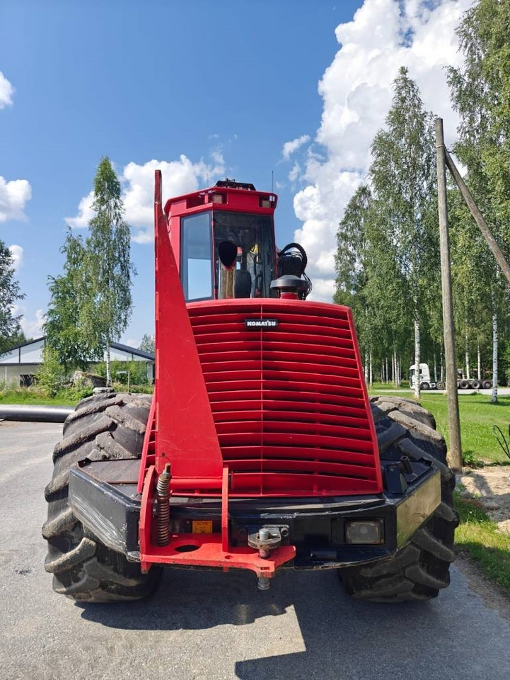 Komatsu 911.4 - Harvesteri: kuva Komatsu 911.4 - Harvesteri Komatsu 911.4 - Harvesteri: kuva Komatsu 911.4 - Harvesteri