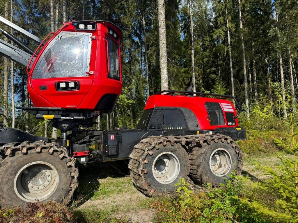 Komatsu 931 XC - Harvesteri: kuva Komatsu 931 XC - Harvesteri Komatsu 931 XC - Harvesteri: kuva Komatsu 931 XC - Harvesteri