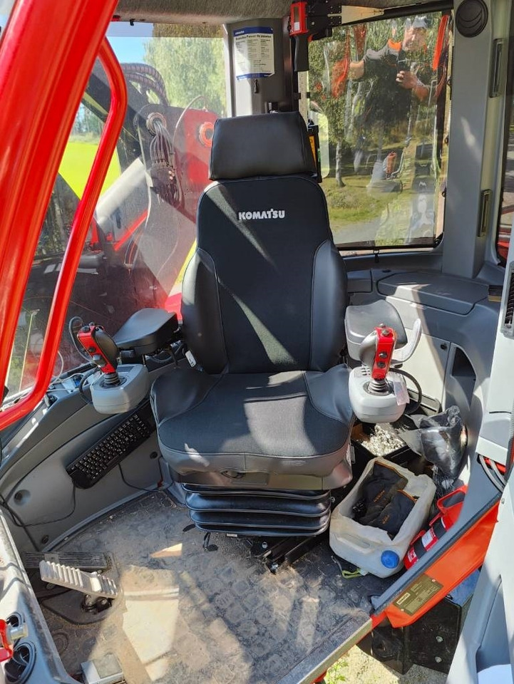 Harvesteri Komatsu 931 XC: kuva Harvesteri Komatsu 931 XC Harvesteri Komatsu 931 XC: kuva Harvesteri Komatsu 931 XC