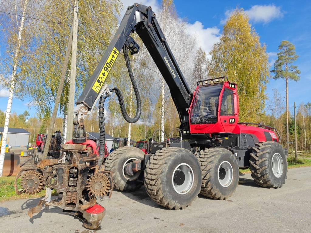 Komatsu 951 - Harvesteri: kuva Komatsu 951 - Harvesteri Komatsu 951 - Harvesteri: kuva Komatsu 951 - Harvesteri
