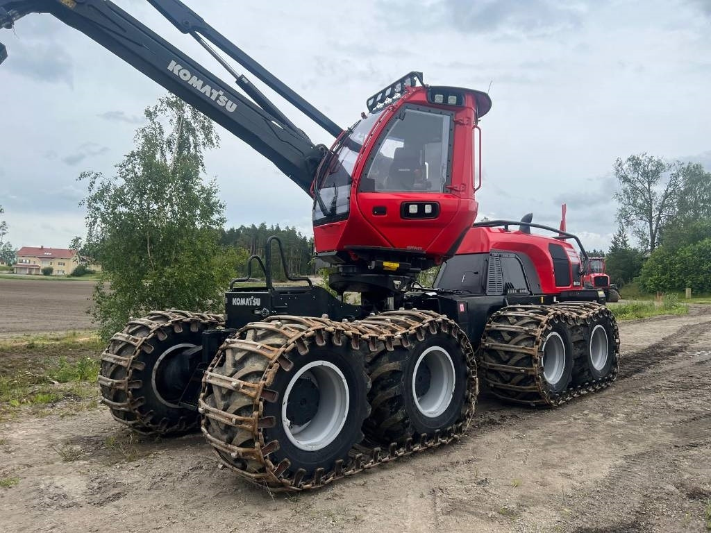 Komatsu 951 XC - Harvesteri: kuva Komatsu 951 XC - Harvesteri Komatsu 951 XC - Harvesteri: kuva Komatsu 951 XC - Harvesteri