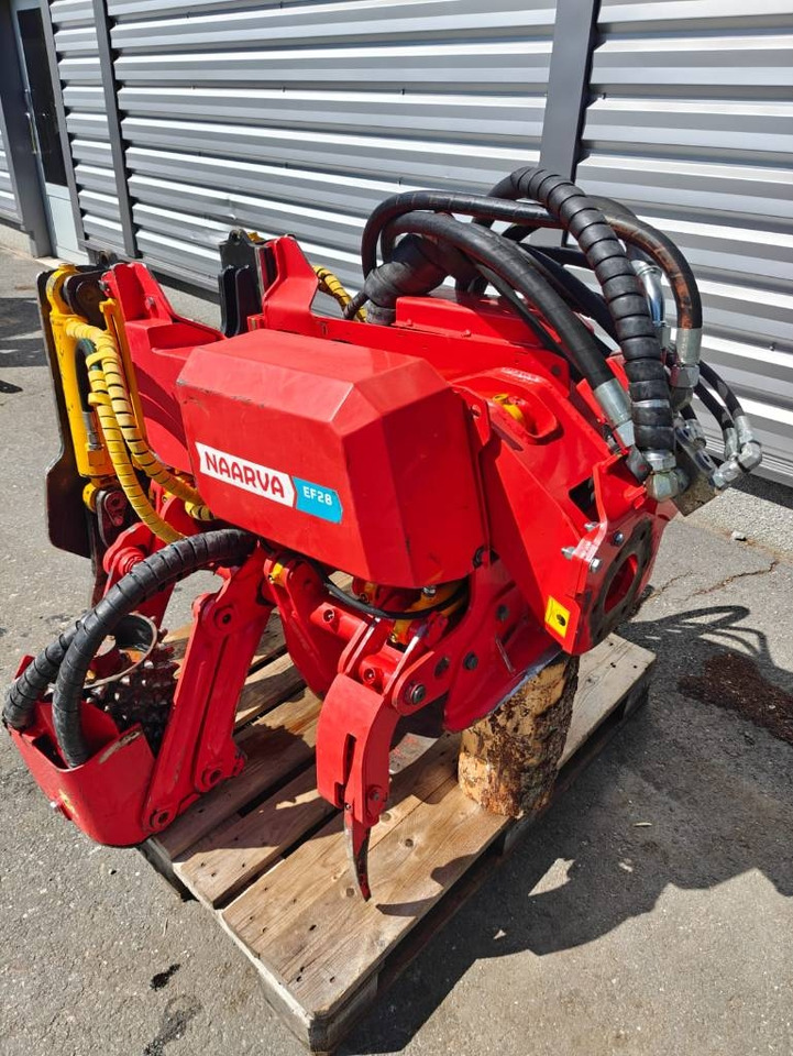 Naarva EF 28 - Harvesteripää: kuva Naarva EF 28 - Harvesteripää Naarva EF 28 - Harvesteripää: kuva Naarva EF 28 - Harvesteripää