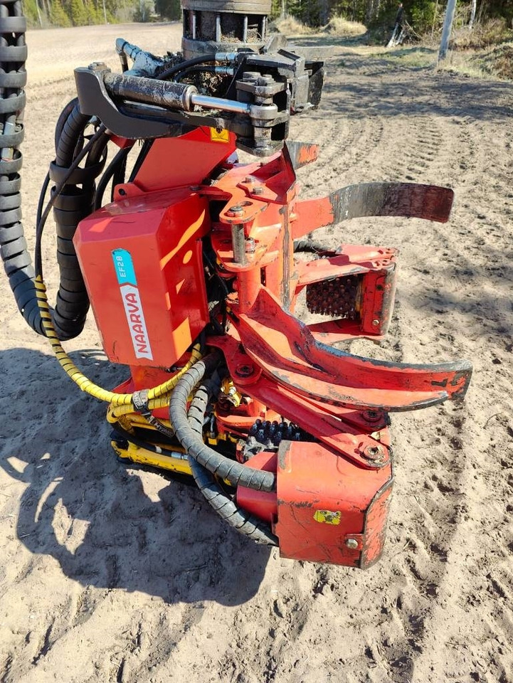Naarva EF28 - Harvesteripää: kuva Naarva EF28 - Harvesteripää Naarva EF28 - Harvesteripää: kuva Naarva EF28 - Harvesteripää
