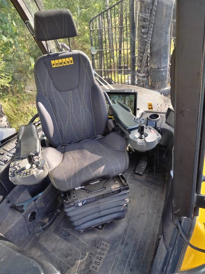 Kuormatraktori Ponsse Buffalo 8W: kuva Kuormatraktori Ponsse Buffalo 8W Kuormatraktori Ponsse Buffalo 8W: kuva Kuormatraktori Ponsse Buffalo 8W