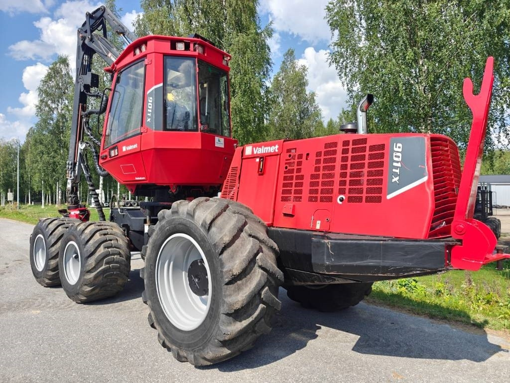 Valmet 901TX - Harvesteri: kuva Valmet 901TX - Harvesteri Valmet 901TX - Harvesteri: kuva Valmet 901TX - Harvesteri