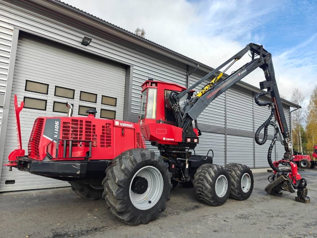 Valmet 901TX - Harvesteri: kuva Valmet 901TX - Harvesteri Valmet 901TX - Harvesteri: kuva Valmet 901TX - Harvesteri
