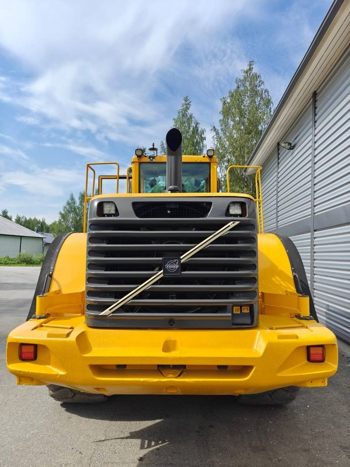 Volvo L 180 E - Pyöräkuormaaja: kuva Volvo L 180 E - Pyöräkuormaaja Volvo L 180 E - Pyöräkuormaaja: kuva Volvo L 180 E - Pyöräkuormaaja